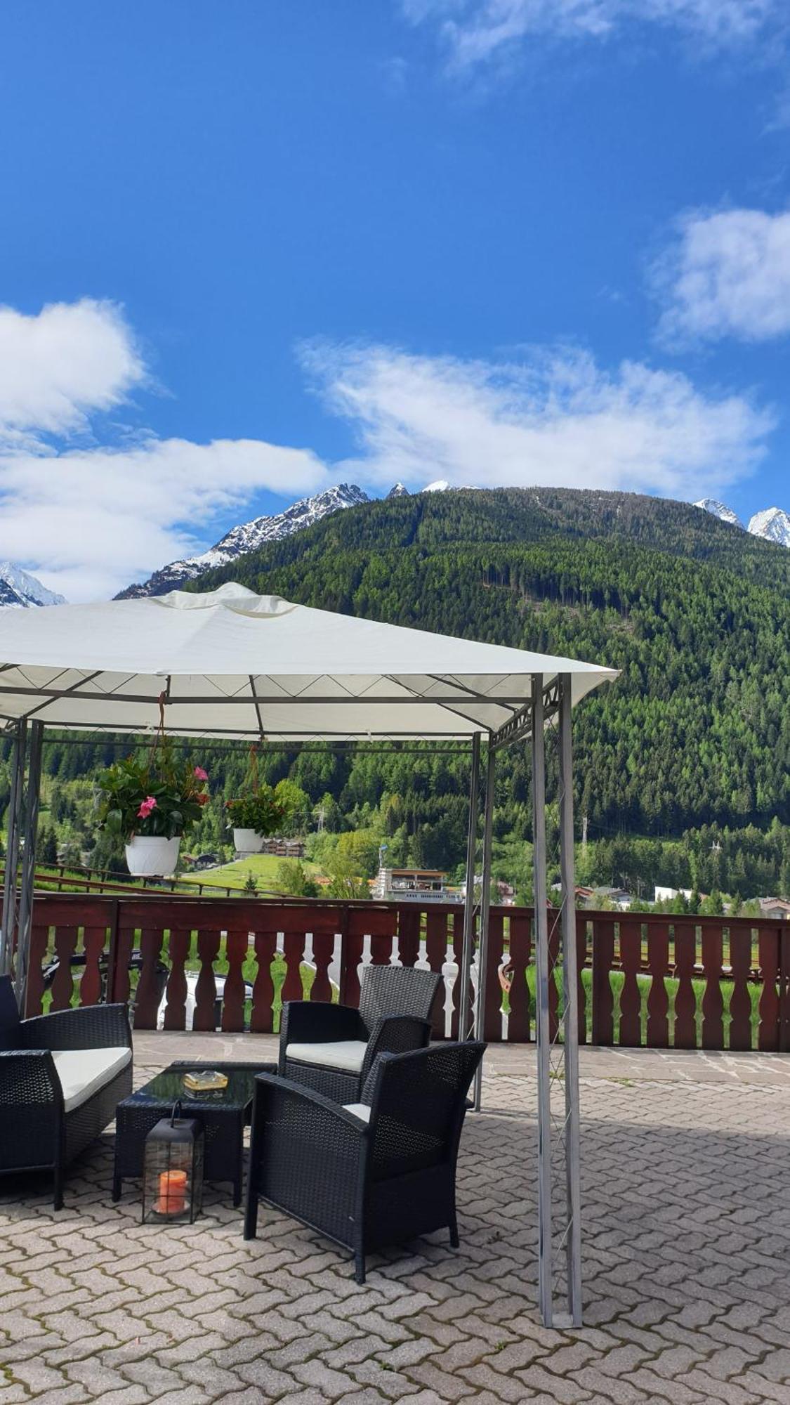 Hotel Veduta Dell'Adamello Temù Dış mekan fotoğraf